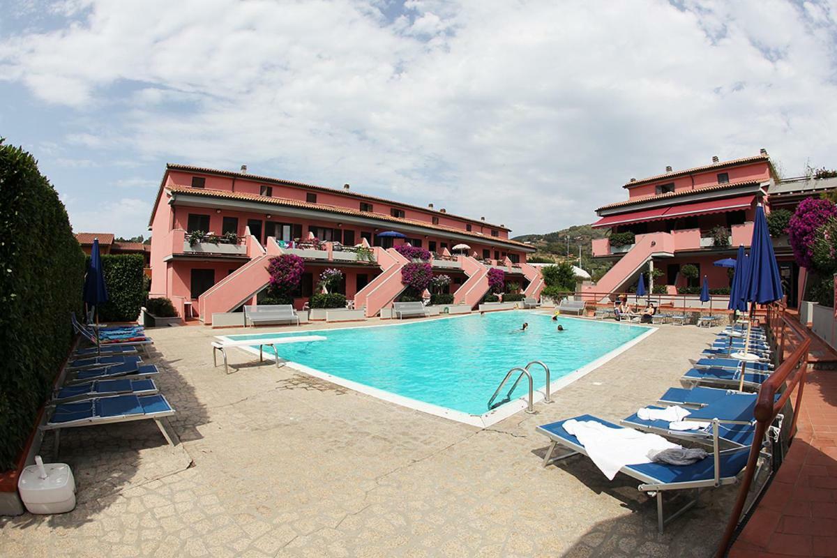 Elba Vip Aparthotel Porto Azzurro Kültér fotó