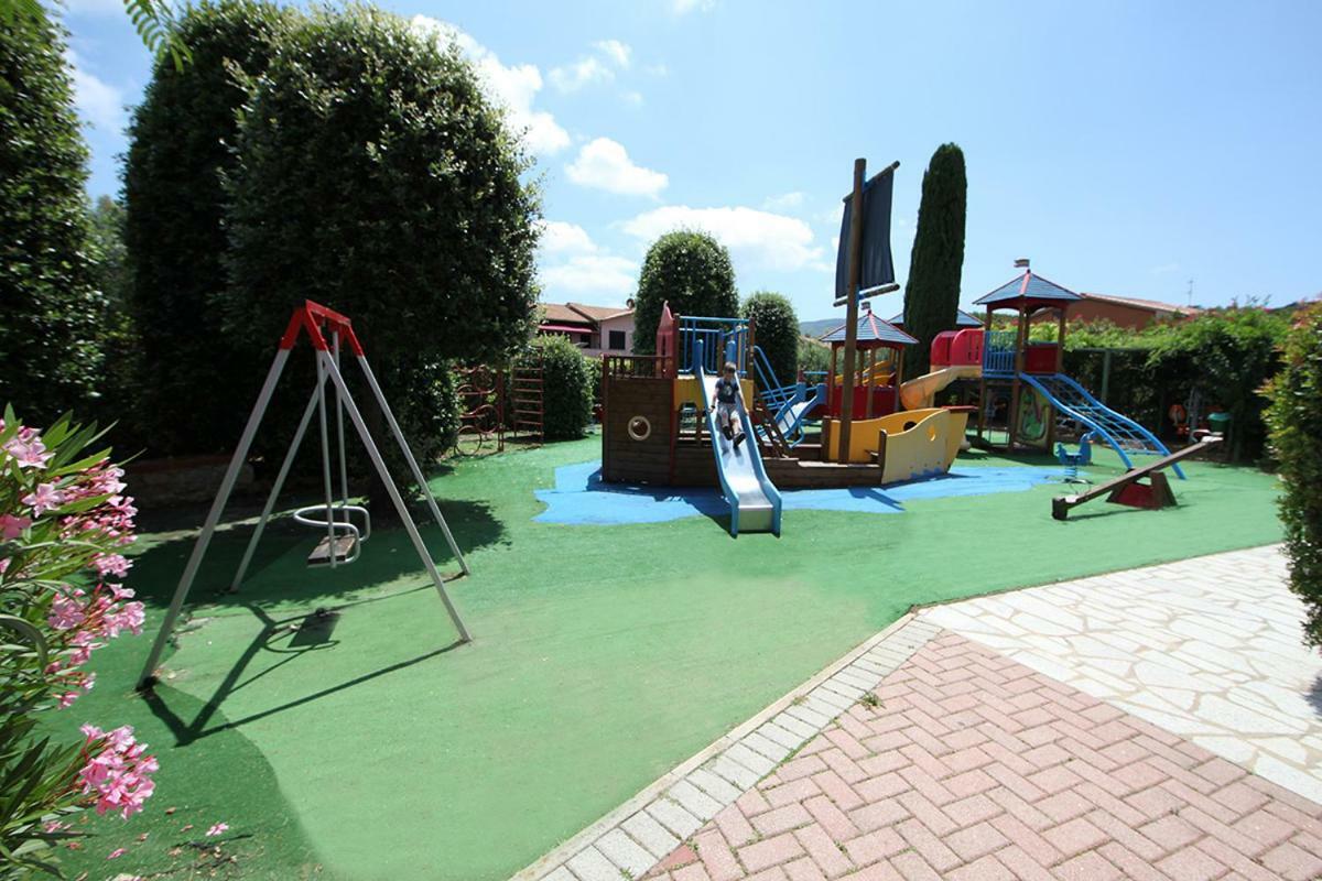 Elba Vip Aparthotel Porto Azzurro Kültér fotó
