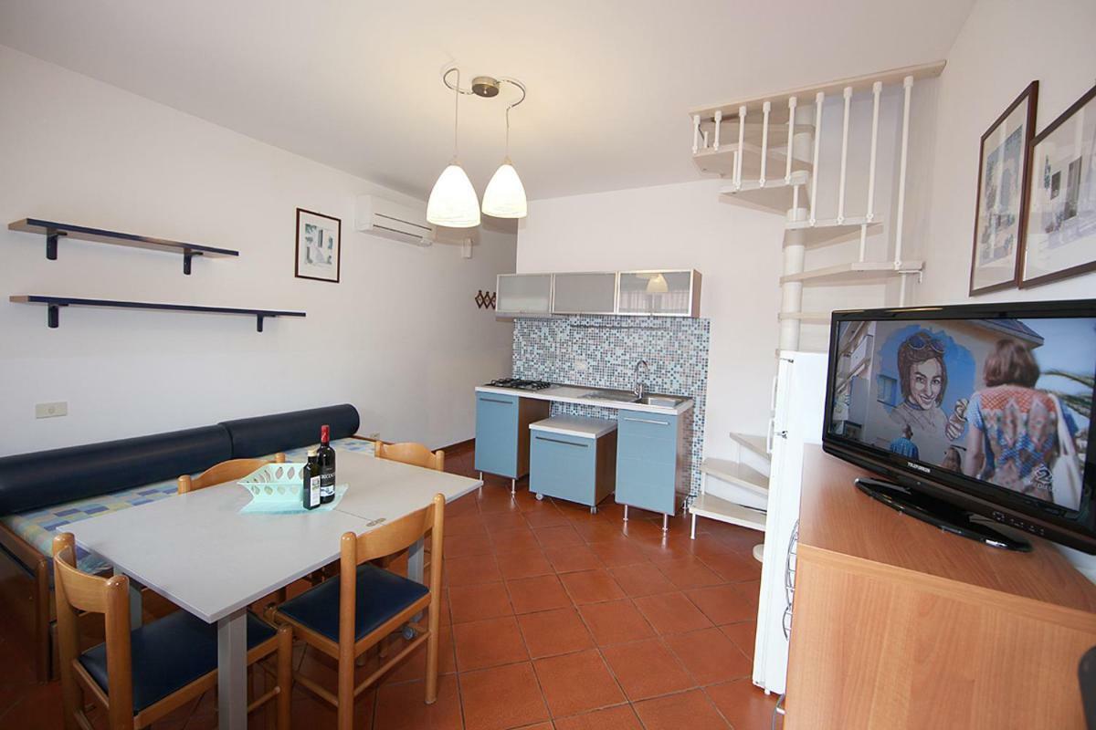 Elba Vip Aparthotel Porto Azzurro Kültér fotó